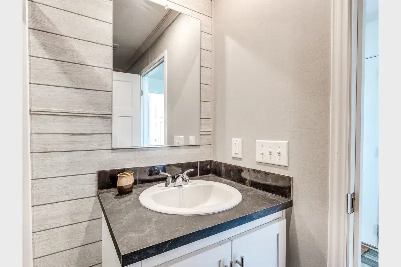 Prairie dune 8312 bathroom home features