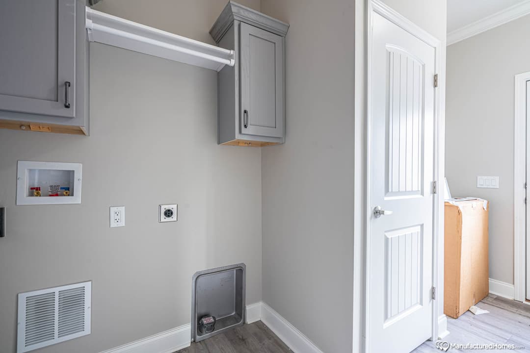 Ashley interior home features