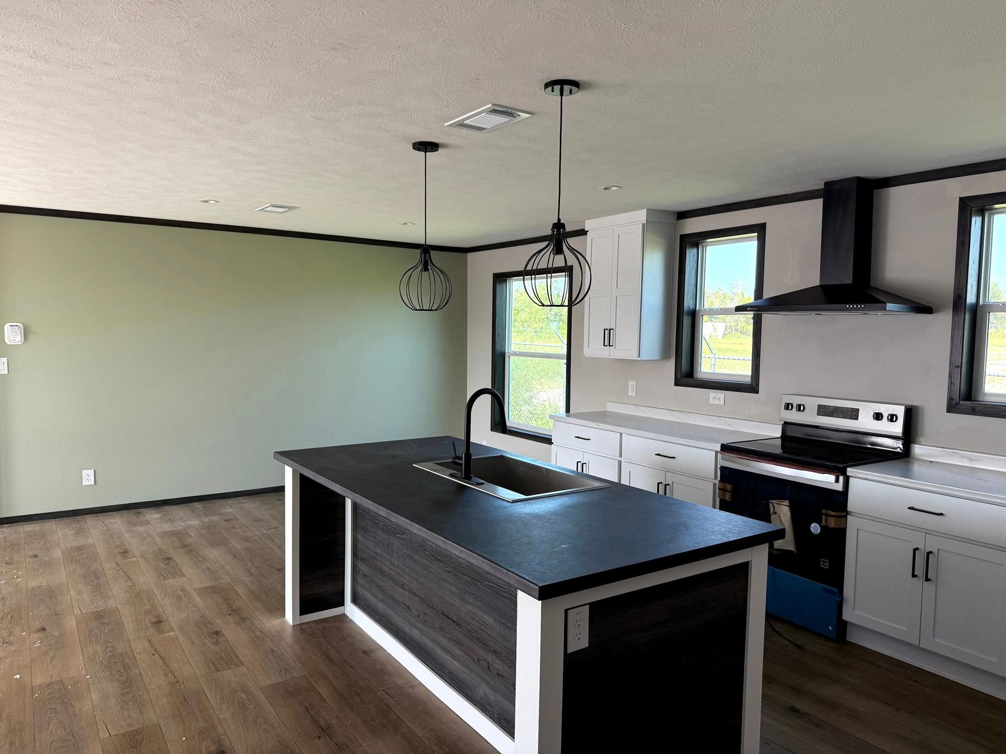 Skyline embrace 3276 kitchen home features