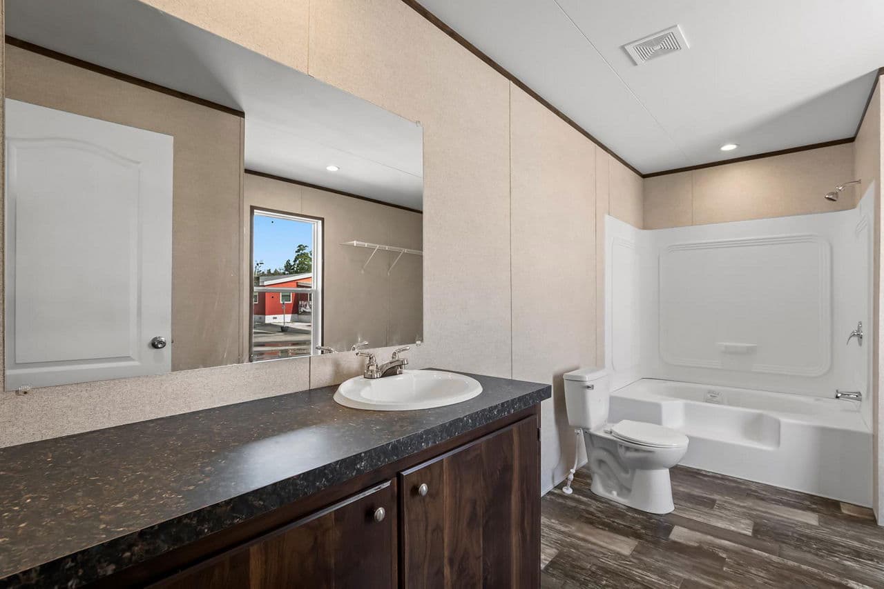 Prime calloway 135 bathroom home features