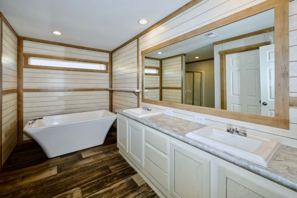 Macey 9768 bathroom home features