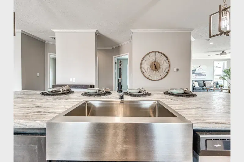 Genesis 9302 kitchen home features