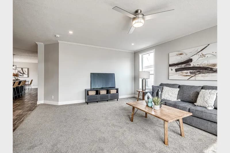 Genesis 9302 interior home features