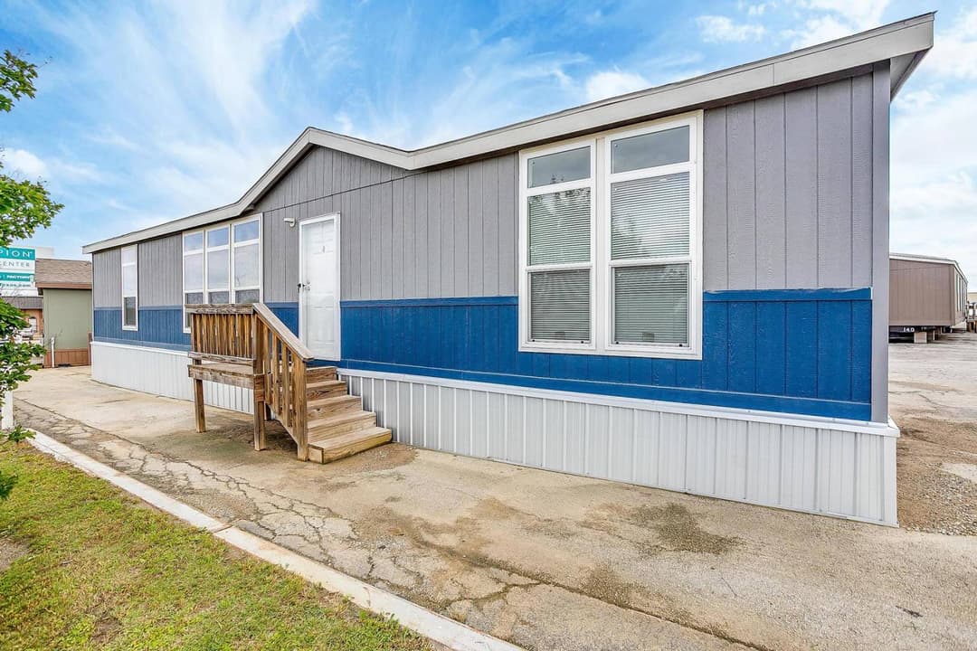 Nm3256h exterior home features