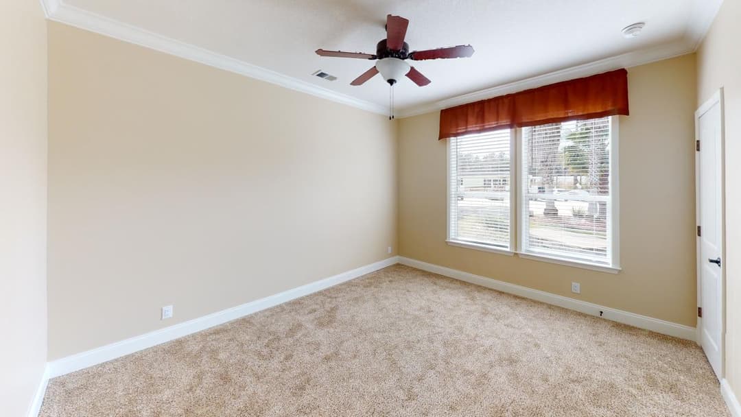 Lilly ii bedroom home features