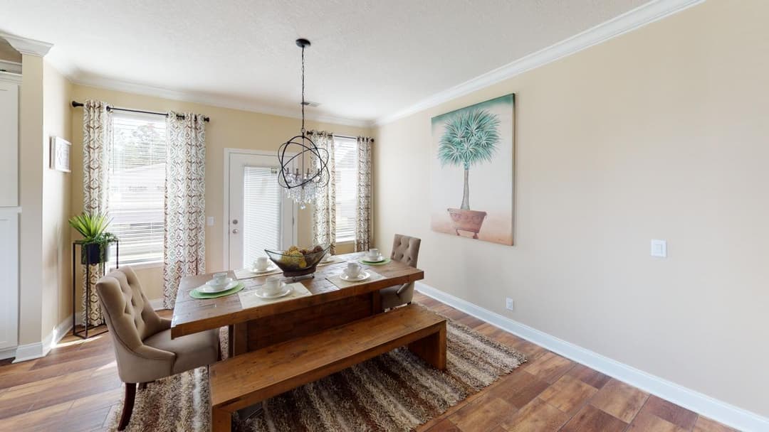 Lilly ii interior home features