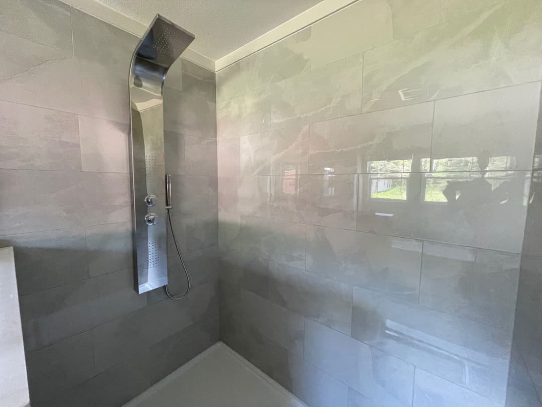 Hero 76 (inventory) bathroom home features