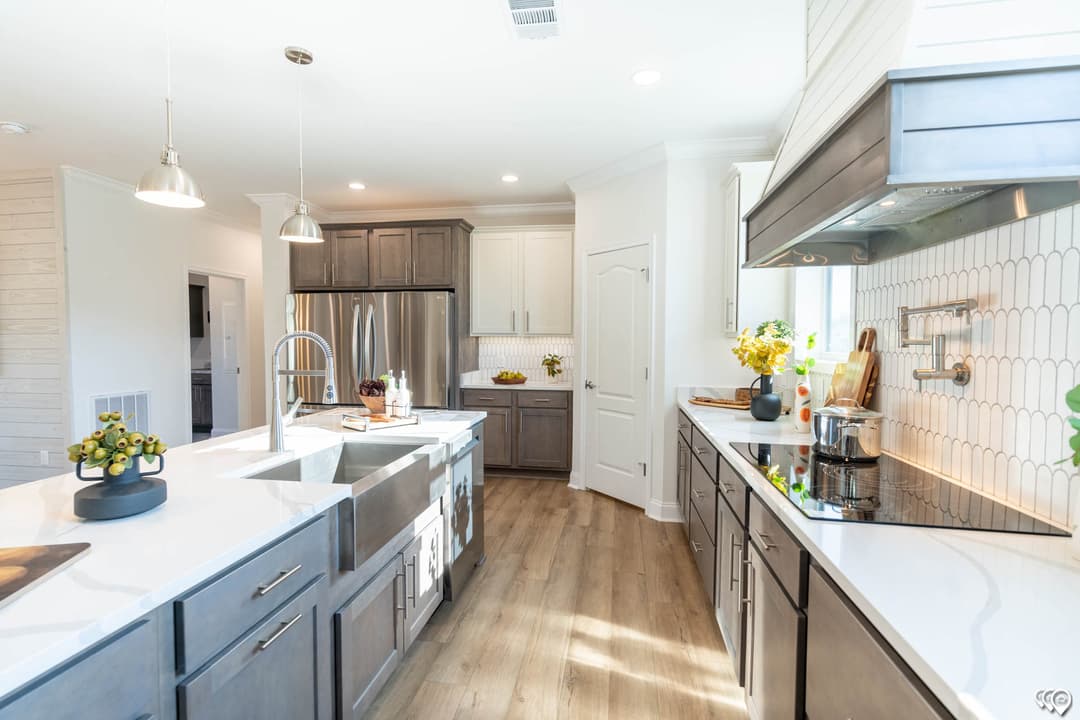 The lost creek kitchen home features