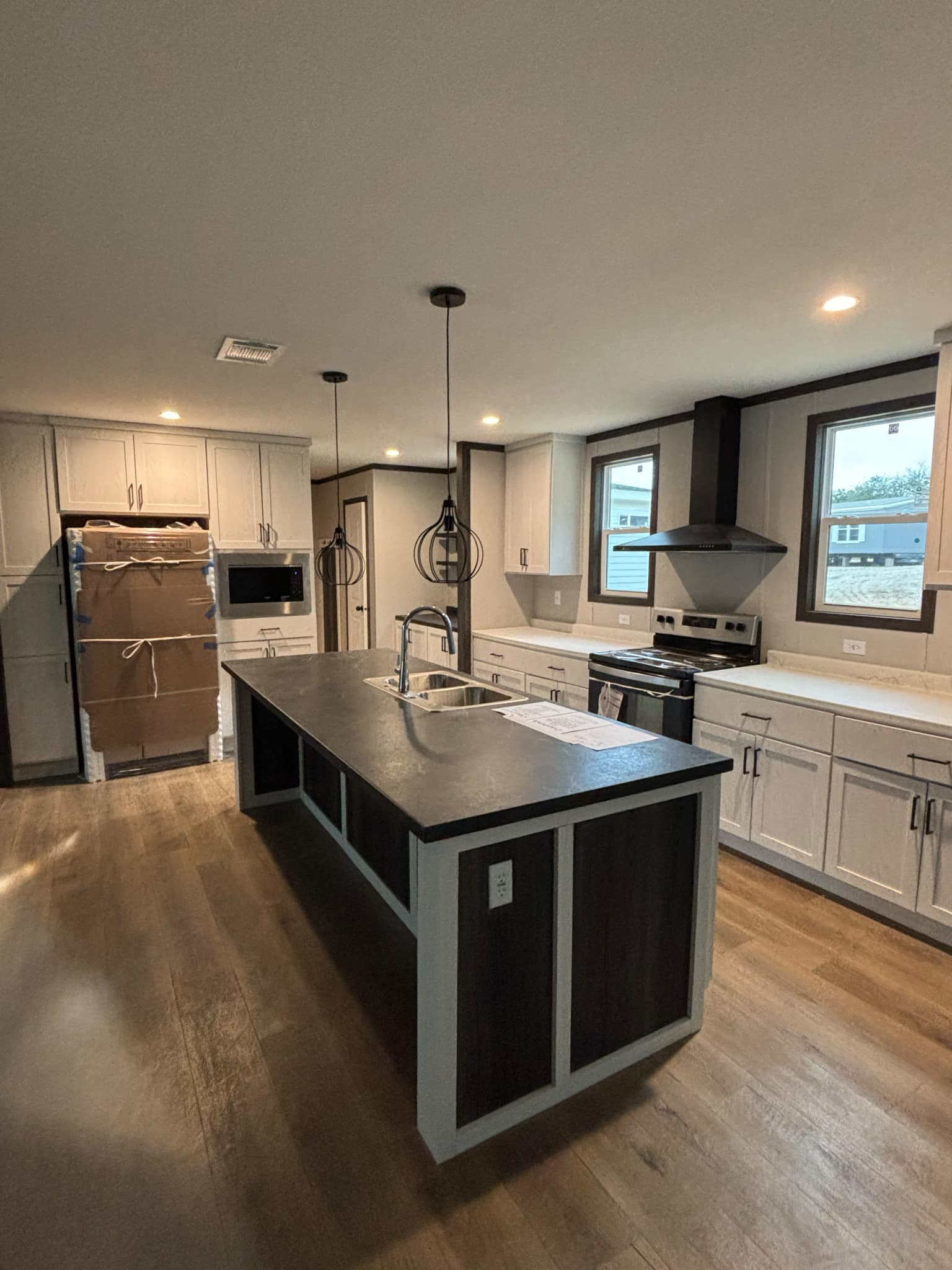 The embrace (inventory) kitchen home features