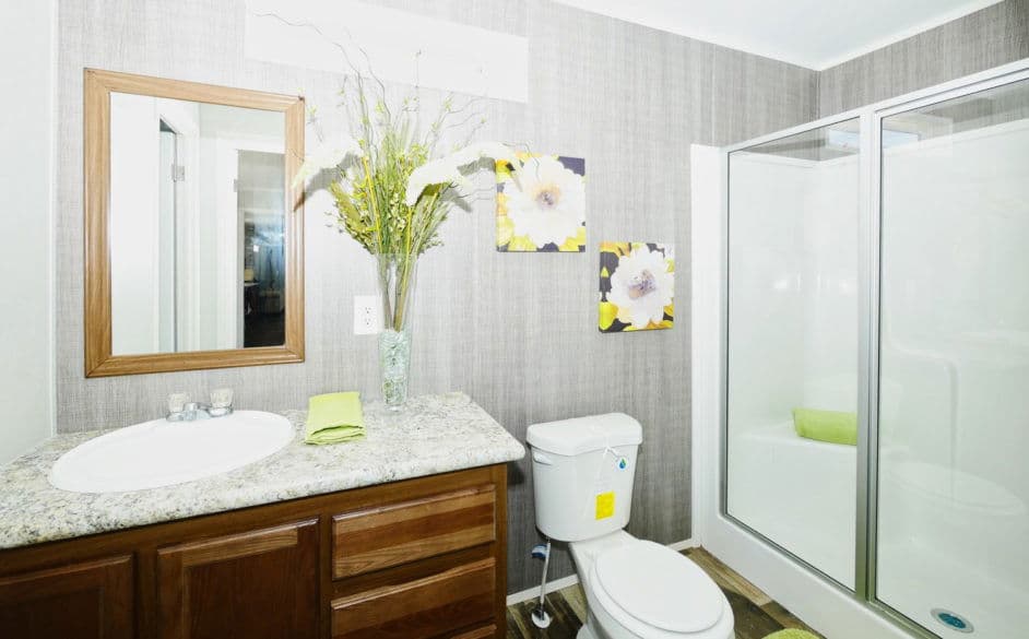 Gemini 9260 bathroom home features