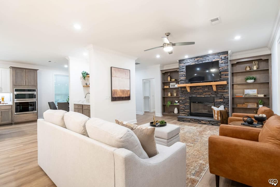 The lost creek interior home features