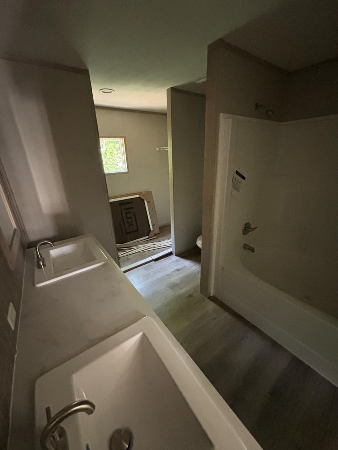 The expedition (inventory) bathroom home features