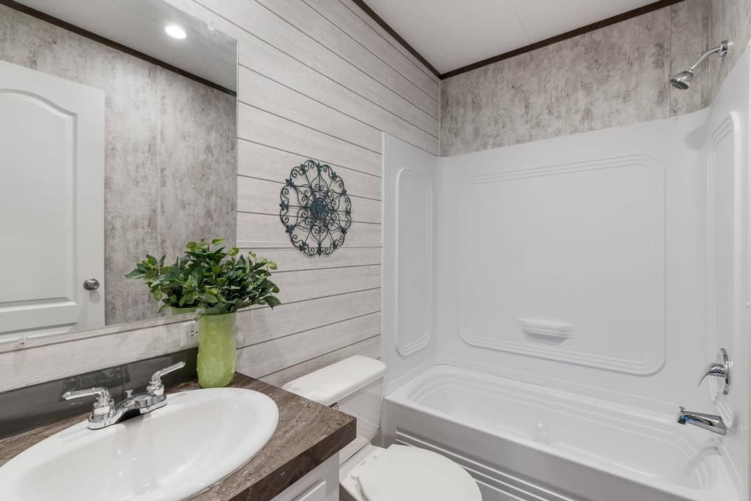 Csd1676p bathroom home features