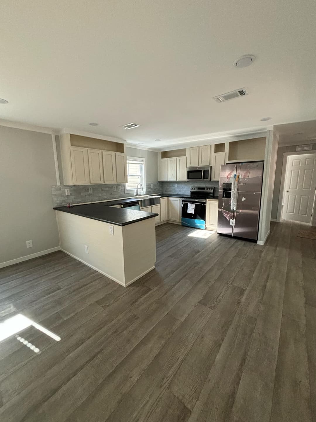 The phoenix (inventory) kitchen home features