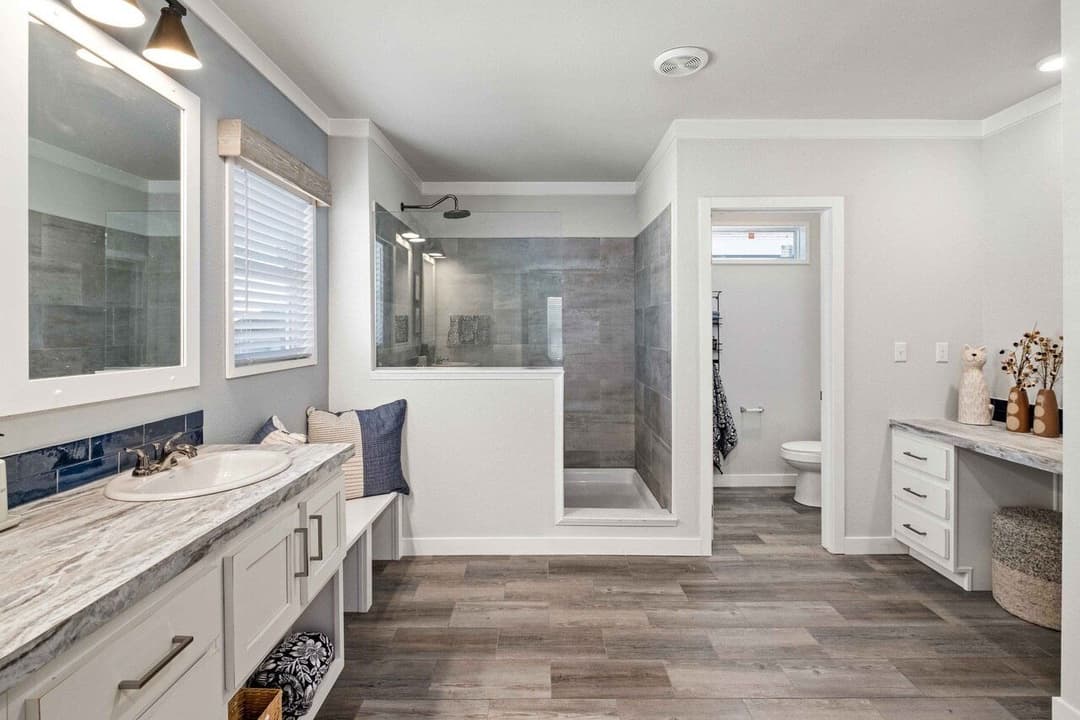 Belterra iii 32764j bathroom home features