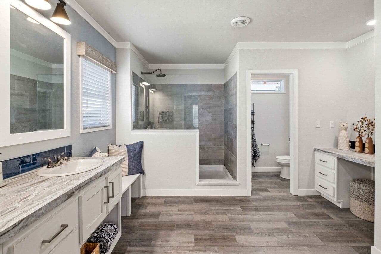 Belterra iii 32764j bathroom home features