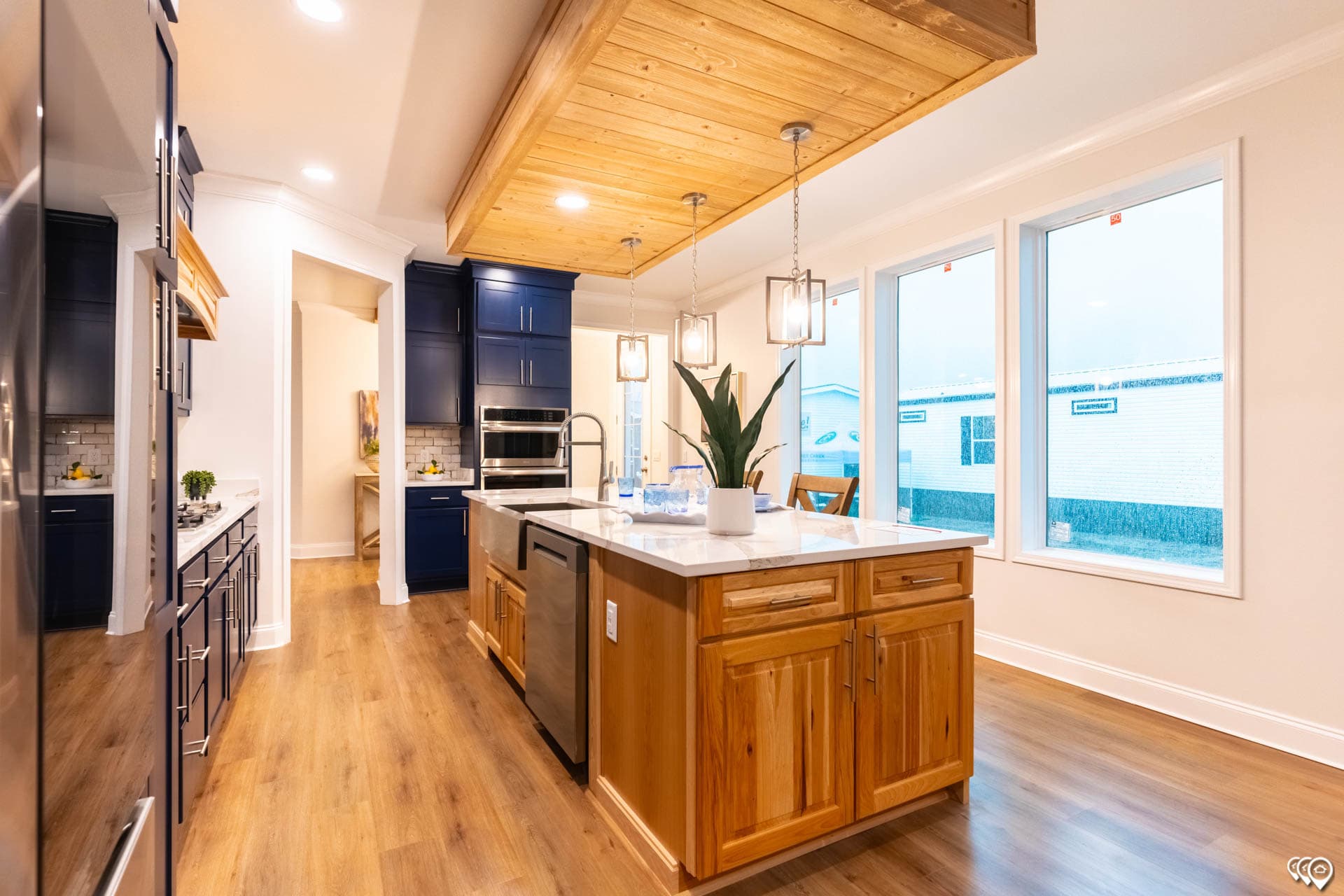 The shoreline kitchen home features