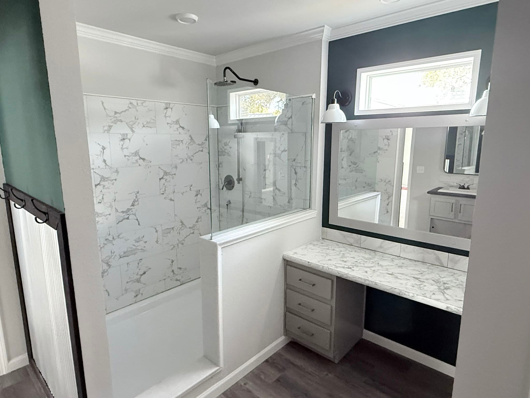 Vintage farmhouse (inventory) bathroom home features