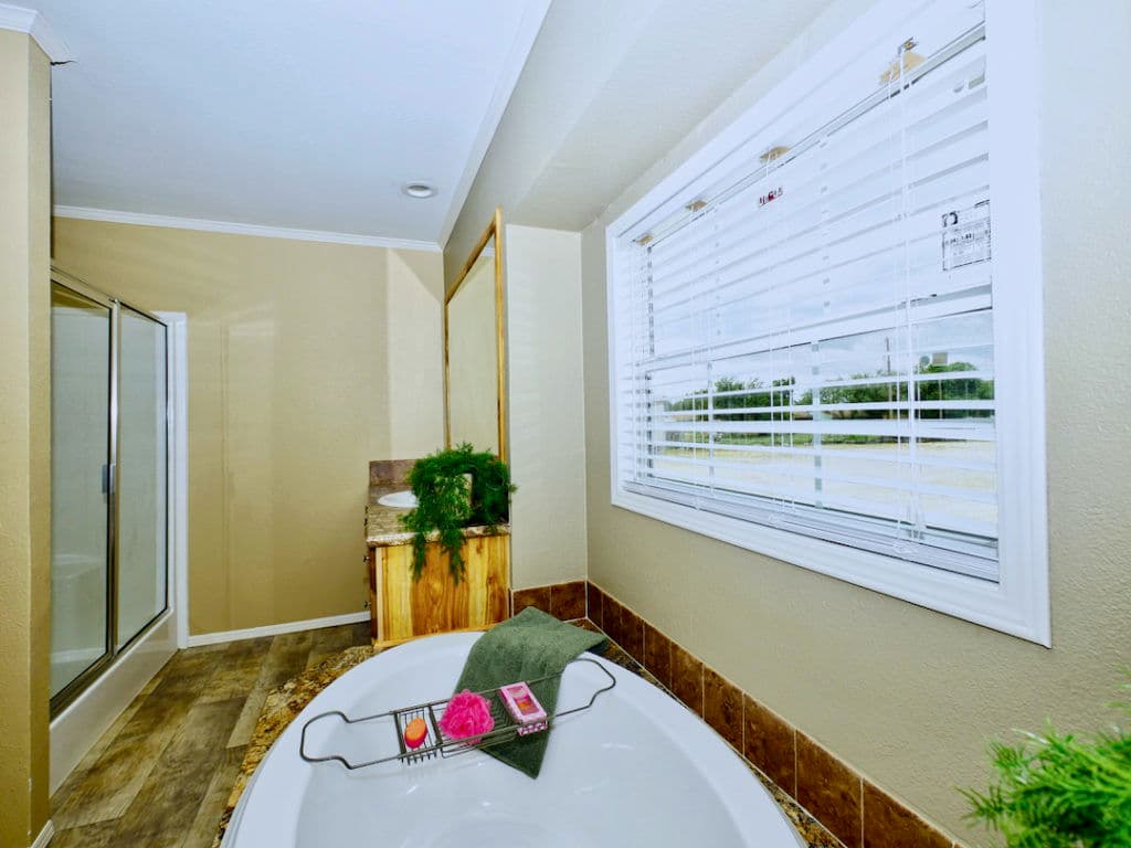 Armstrong j78e bathroom home features