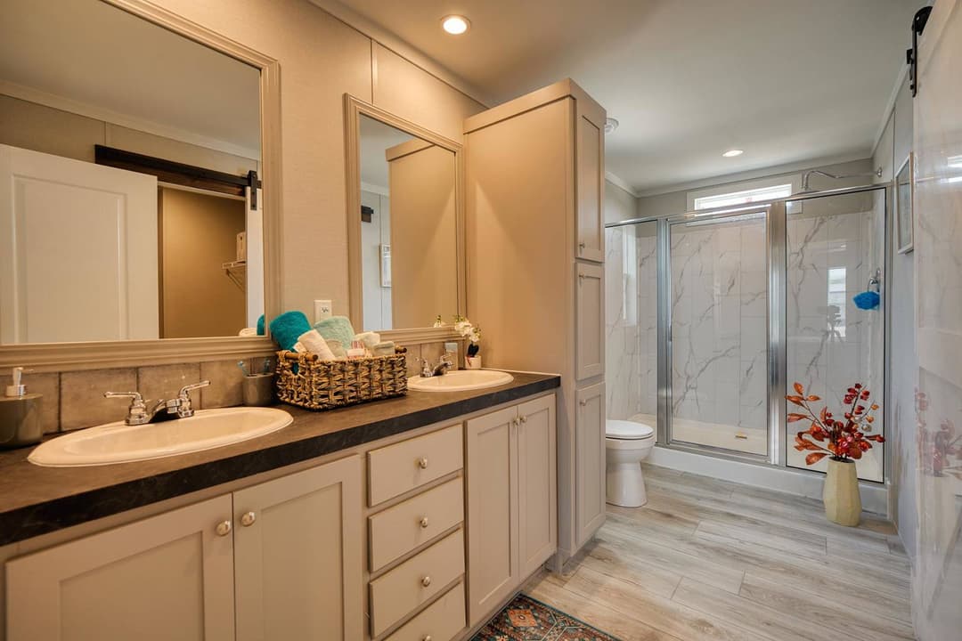 Nm3252a bathroom home features