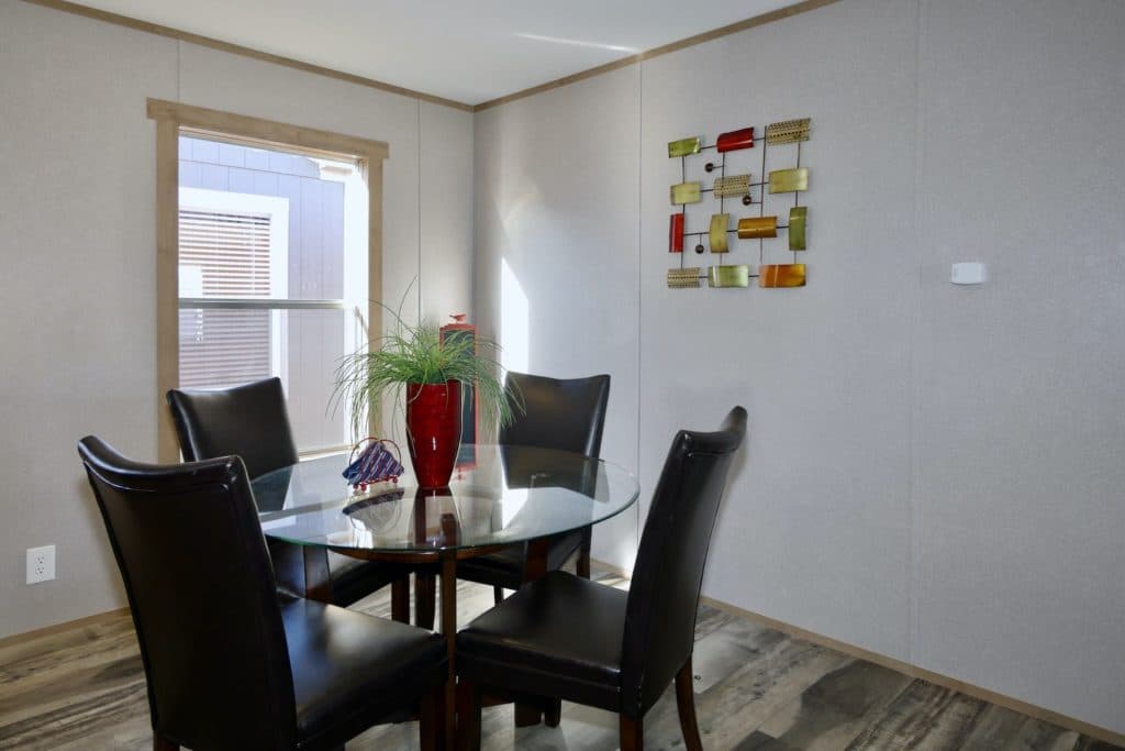 Columbia 9344 interior home features