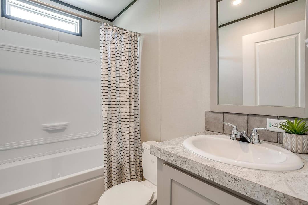 Cs1676h bathroom home features