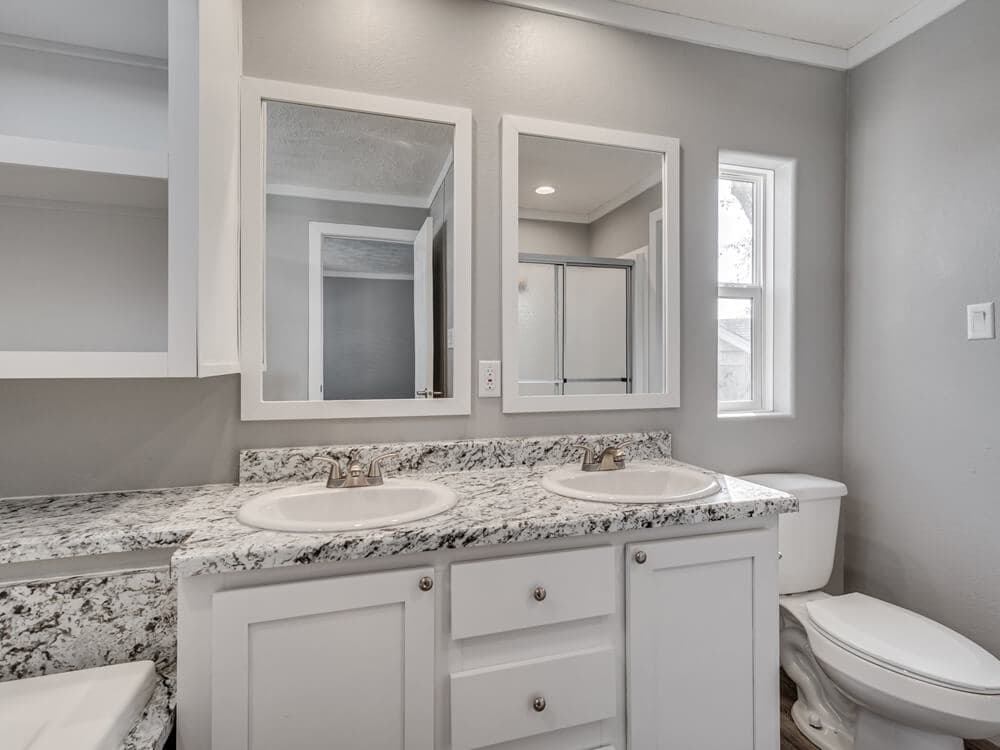 The big bo bathroom home features