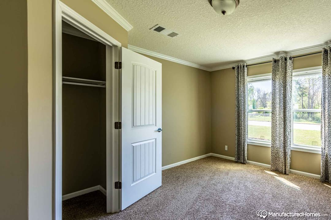 The vayda kate bedroom home features