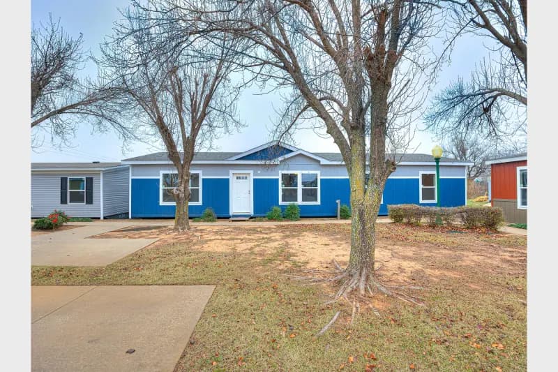 Skyliner 4765j elevation and exterior home features