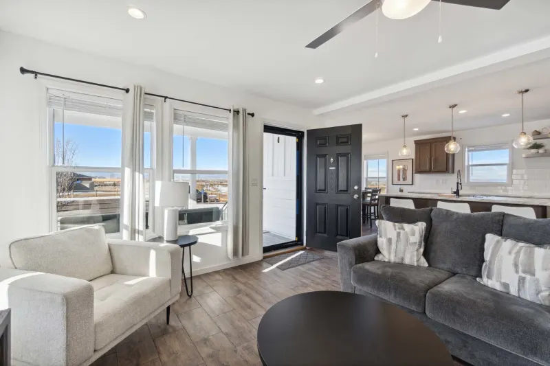 Apollo interior home features