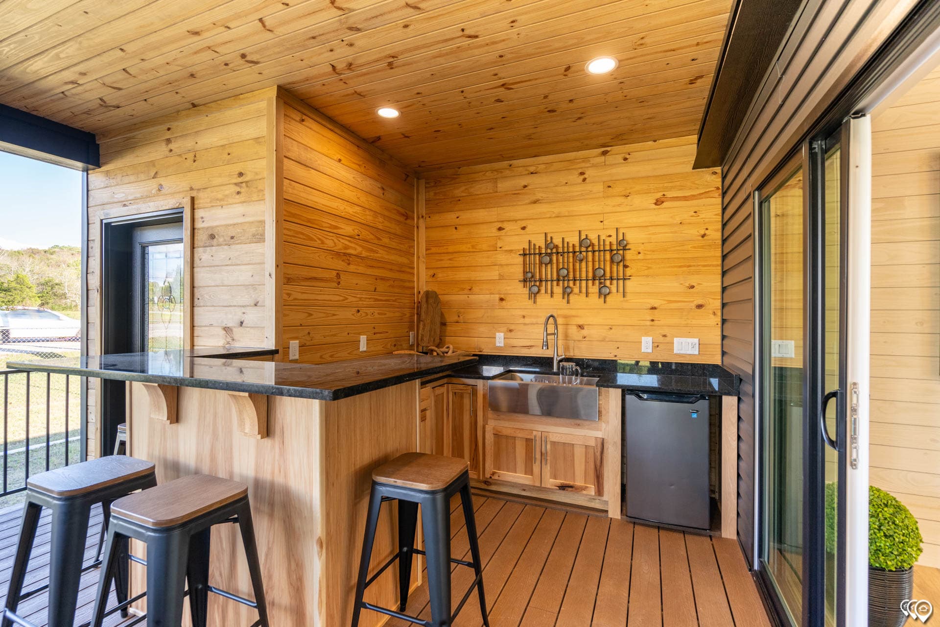 The lost creek exterior home features