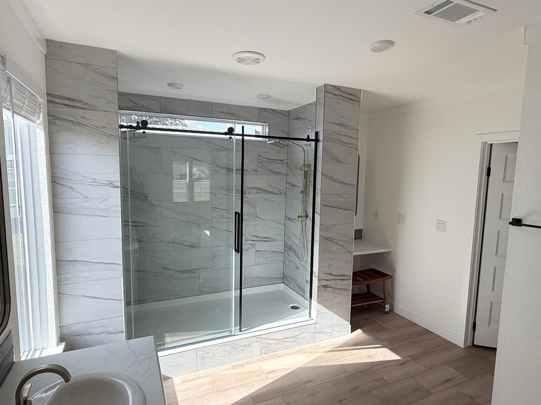 Lux haven (inventory) bathroom home features