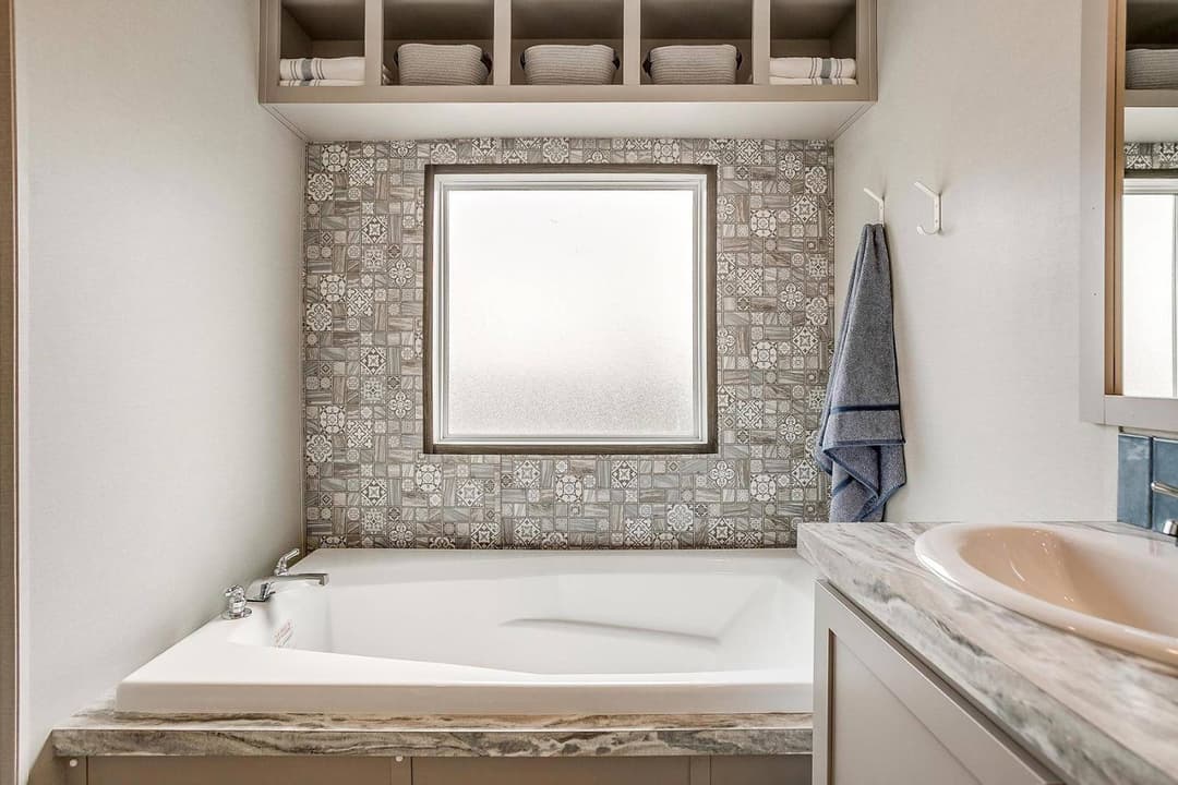 Cs1676h bathroom home features