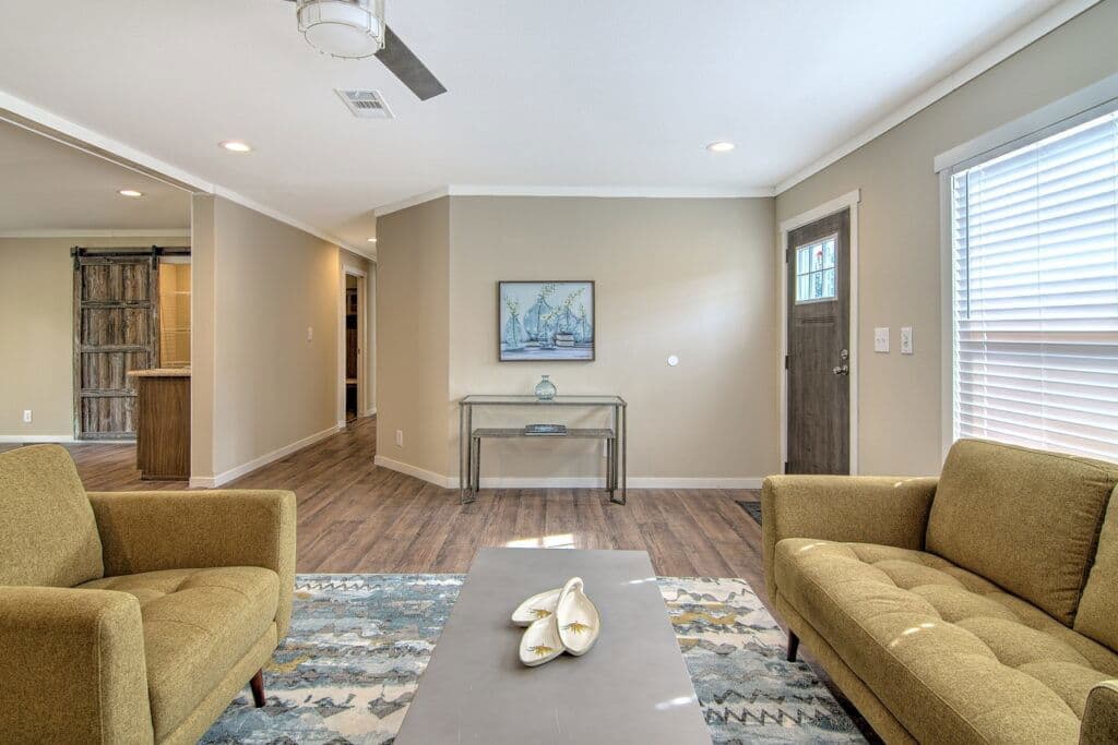 Bella 9876 interior home features