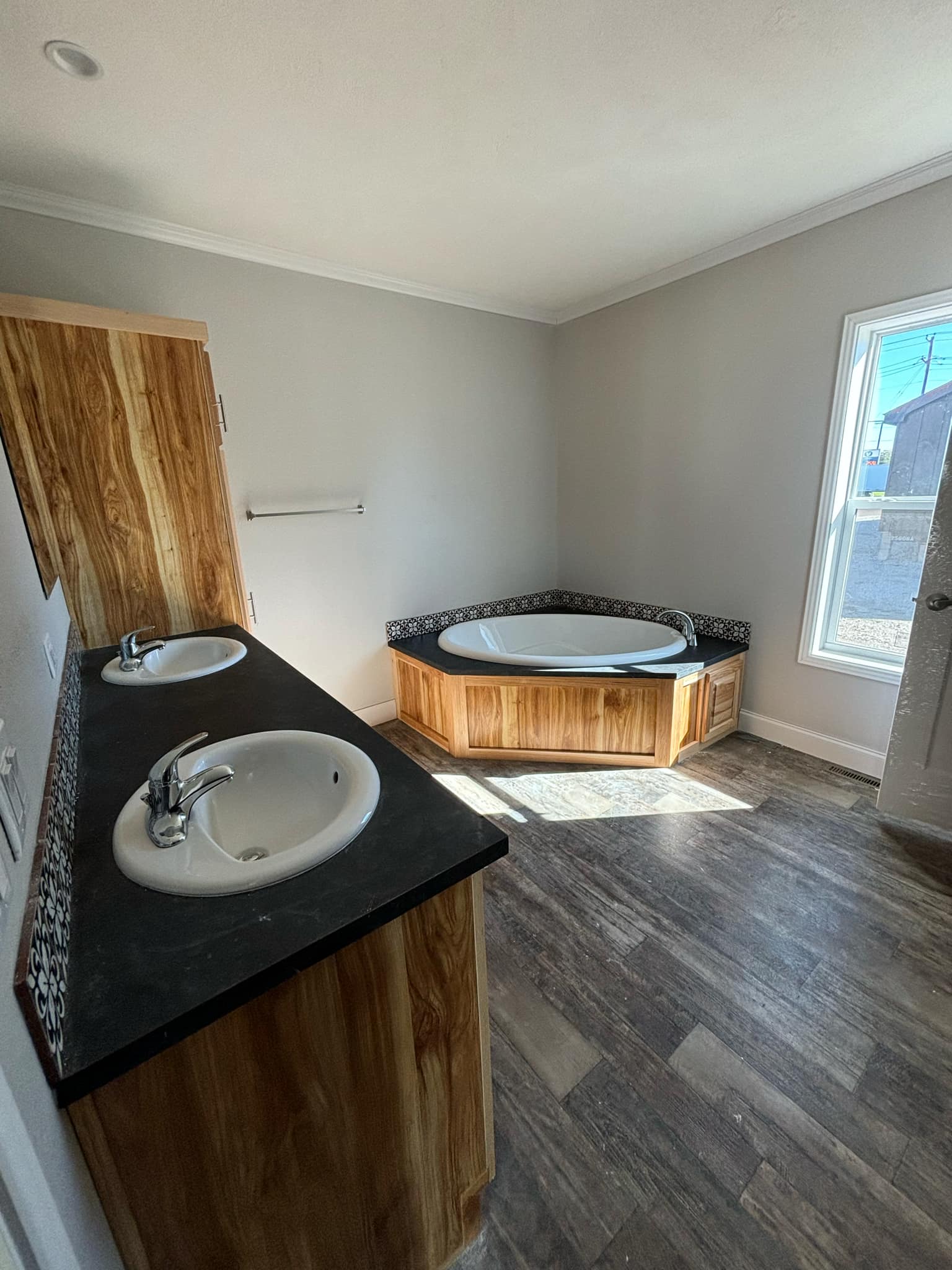 Genesis (inventory) bathroom home features