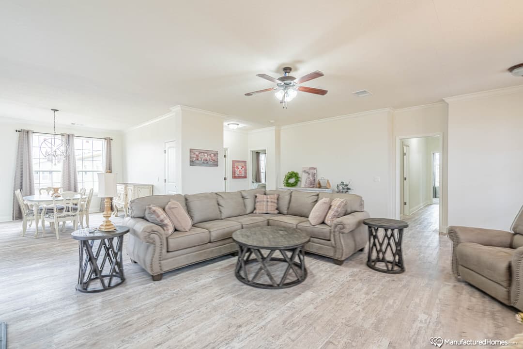 Jasmine i interior home features