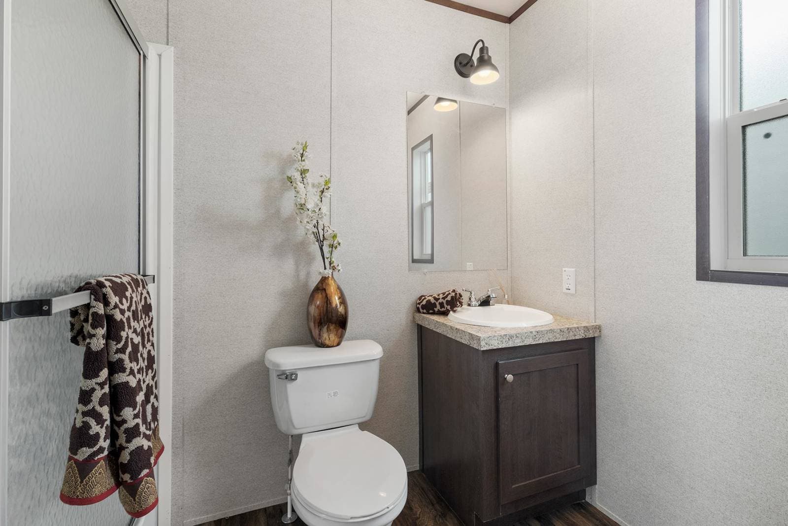 Cs1660a bathroom home features