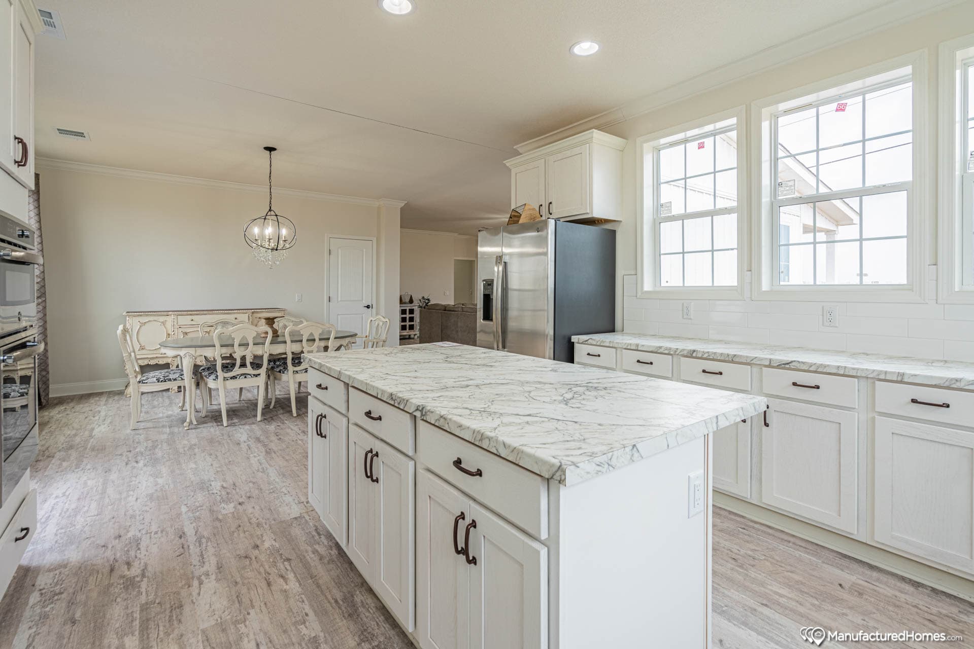 Jasmine i kitchen home features