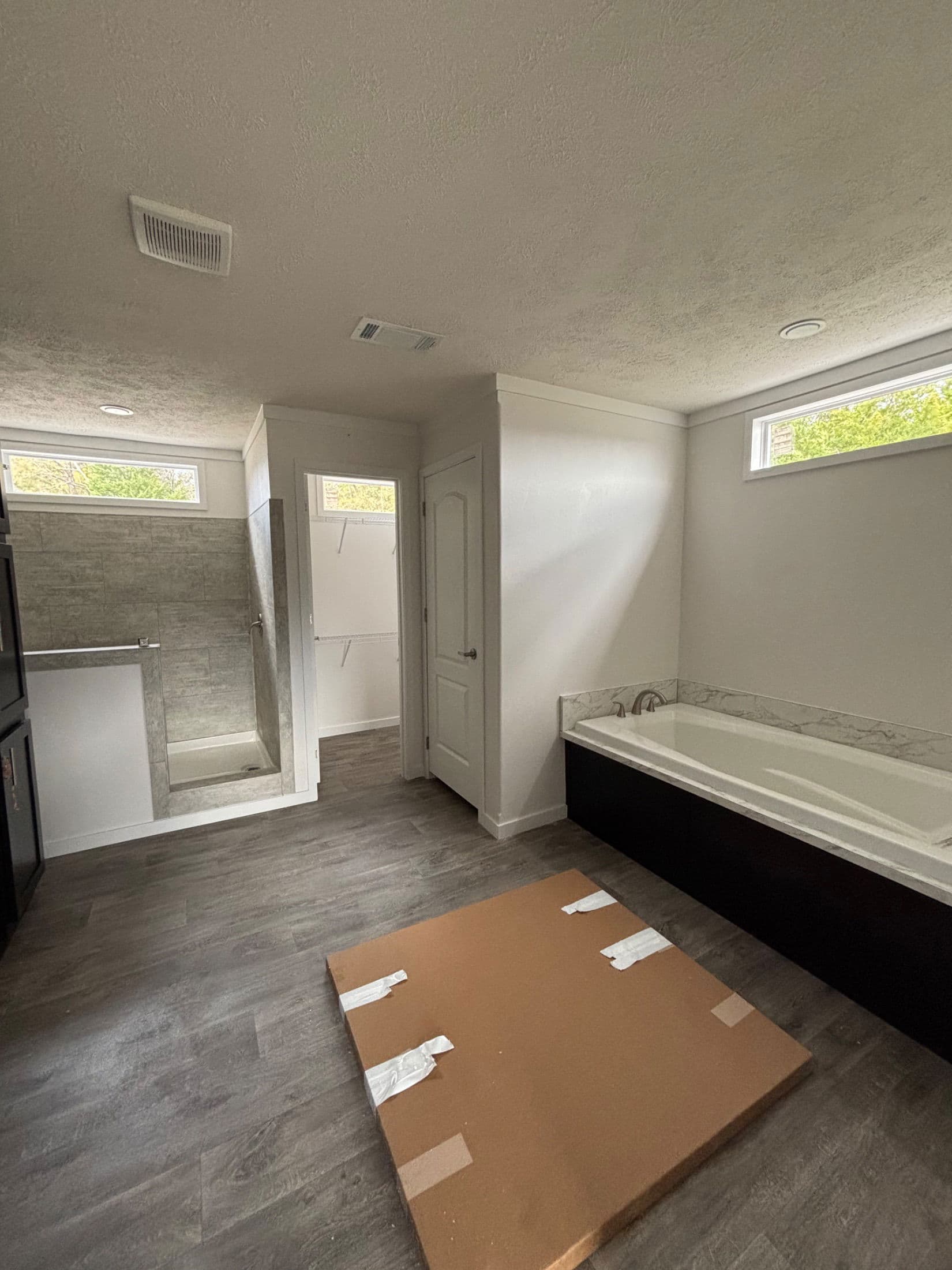 The big josh (inventory) bathroom home features