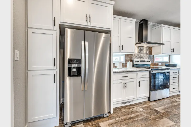 Genesis 9302 kitchen home features