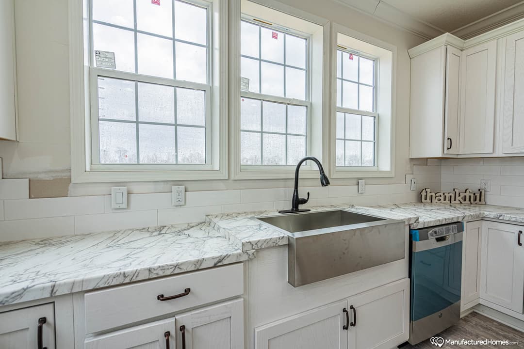 Jasmine i kitchen home features