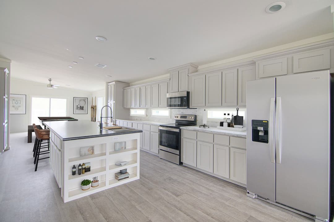 The great divide s58-68m kitchen home features