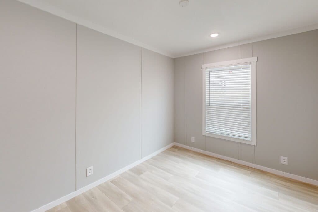 Cousteau 7652 bedroom home features