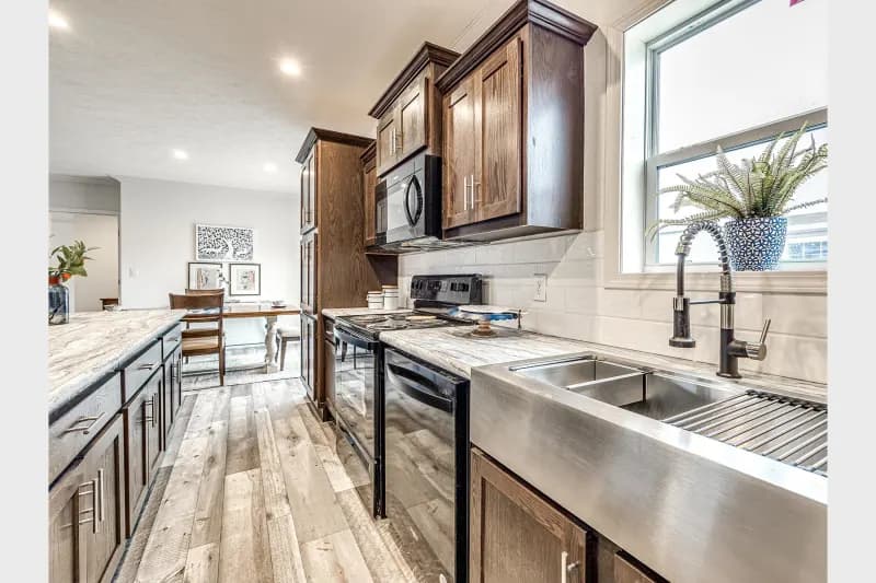 Skyliner 4765j kitchen home features