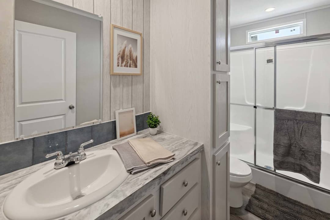 Nm3276a bathroom home features