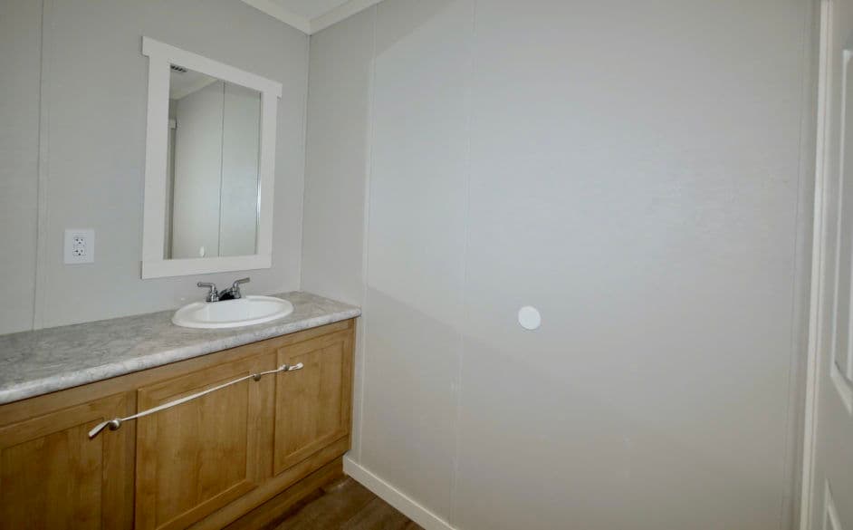 Pegasus 9340 bathroom home features