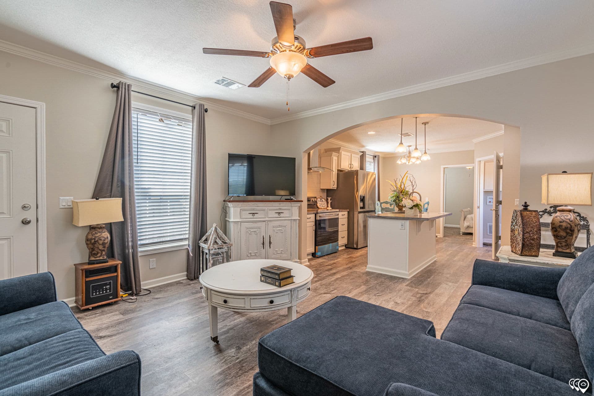 Mei interior and hero home features