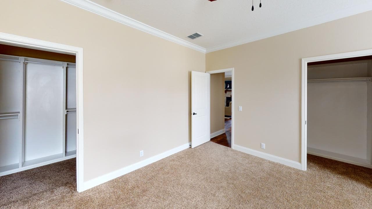 Lilly ii bedroom home features