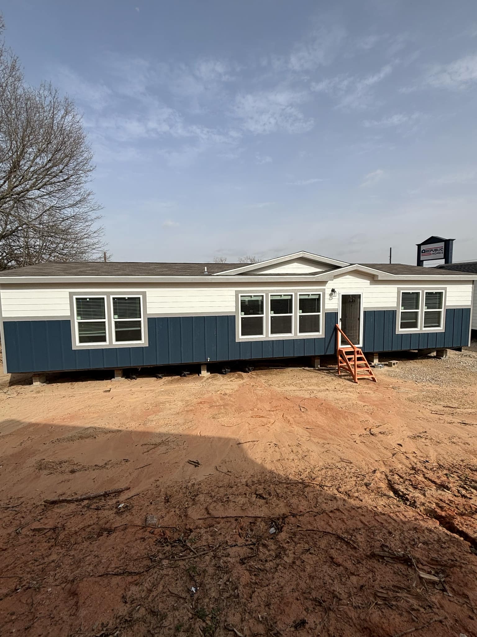 M1-56 (inventory) exterior home features