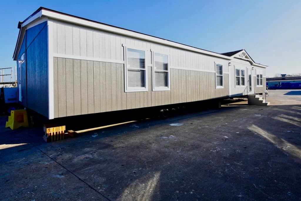 Macey 9768 elevation, exterior, and hero home features